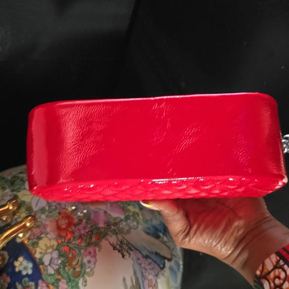 SARA BURGLAR Red Quilted Genuine. ITALY Leather Shoulder bag. New without tag - Picture 4 of 6